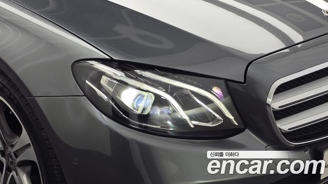 Mercedes-Benz E-Class 2019 — photo 8