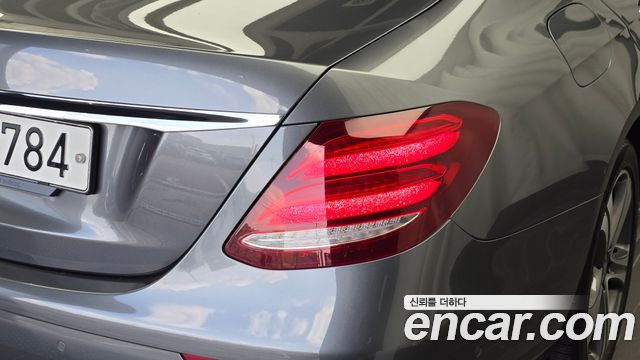 Mercedes-Benz E-Class 2019 — photo 9