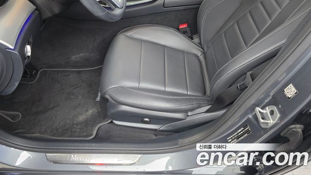 Mercedes-Benz E-Class 2019 — photo 30