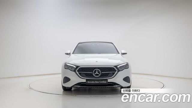 Mercedes-Benz E-Class 2026 — photo 3