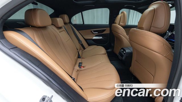 Mercedes-Benz E-Class 2026 — photo 10