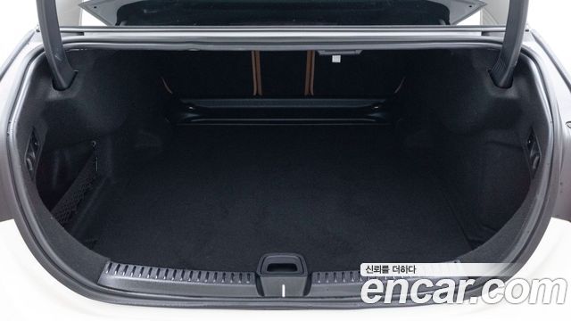 Mercedes-Benz E-Class 2026 — photo 11