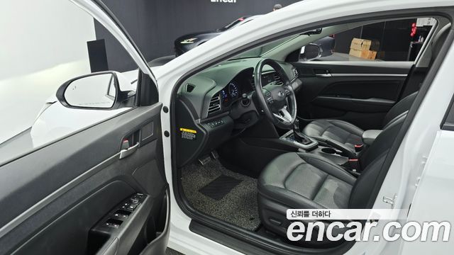 Hyundai AVANTE 2020 — photo 13