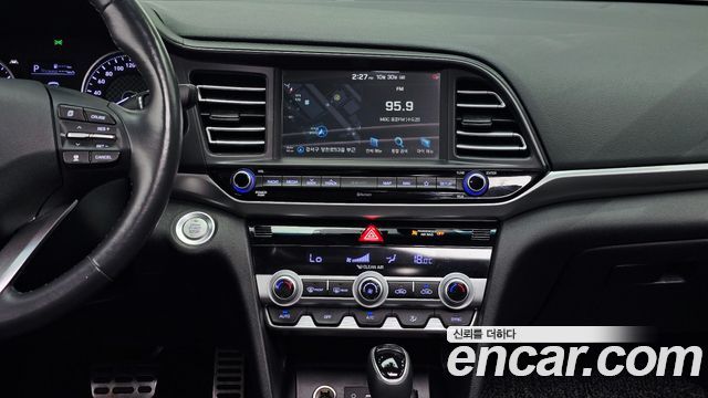 Hyundai AVANTE 2020 — photo 21