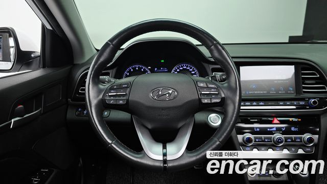 Hyundai AVANTE 2020 — photo 22