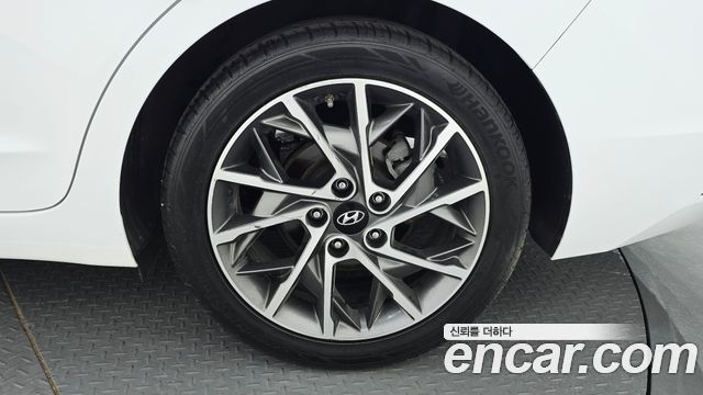 Hyundai AVANTE 2020 — photo 7