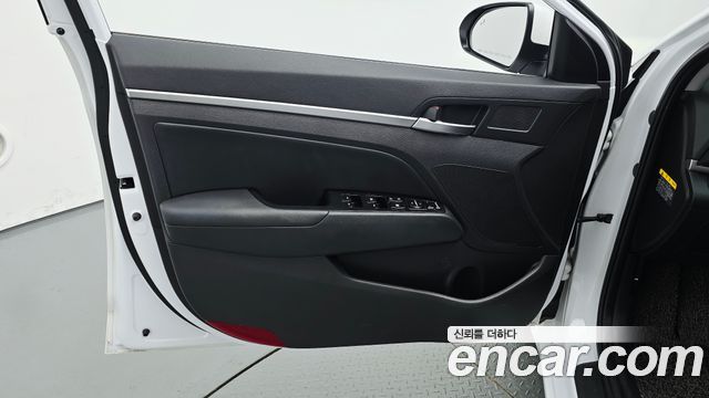 Hyundai AVANTE 2020 — photo 14