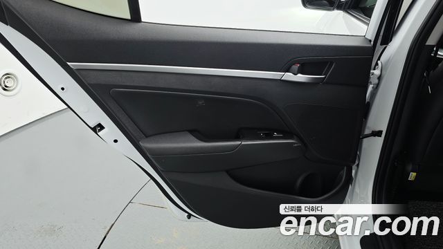 Hyundai AVANTE 2020 — photo 15