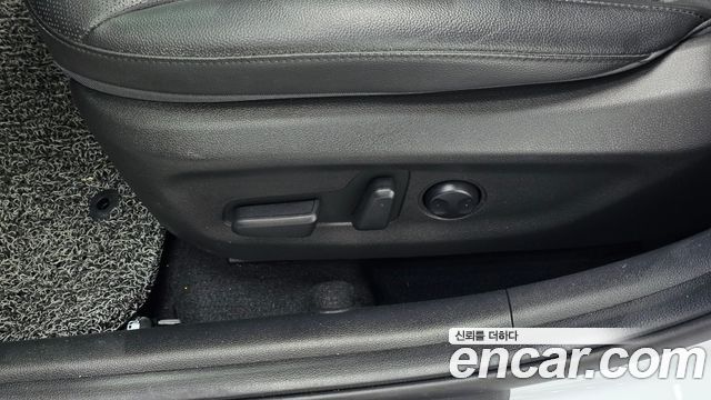 Hyundai AVANTE 2020 — photo 32