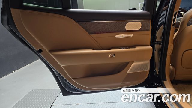 Genesis G90 2022 — photo 15