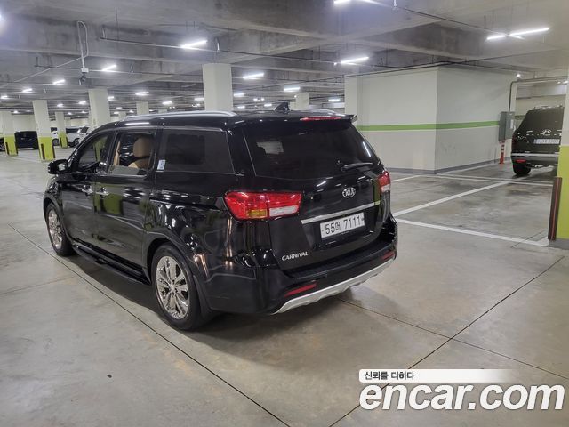 Kia Canival 2017 — photo 5