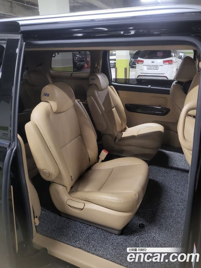 Kia Canival 2017 — photo 15