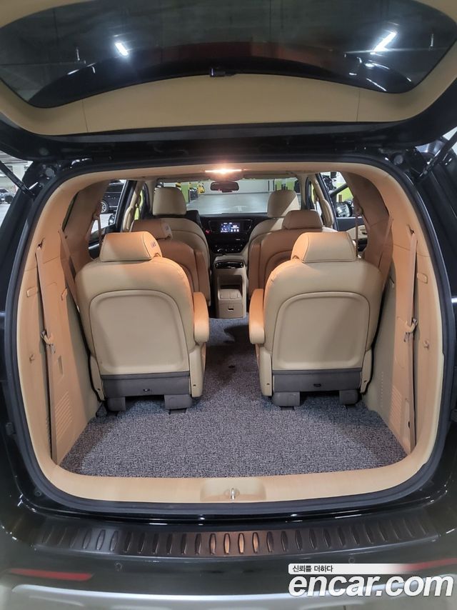 Kia Canival 2017 — photo 16