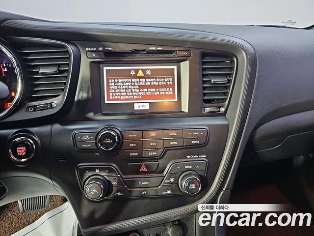 Kia K5 2013 — photo 14