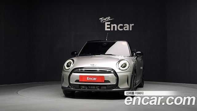Mini Cooper Convertible 2024 — photo 3