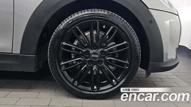 Mini Cooper Convertible 2024 — photo 5