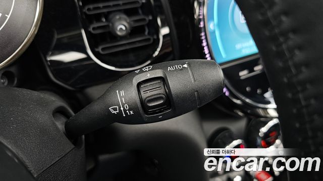 Mini Cooper Convertible 2024 — photo 33