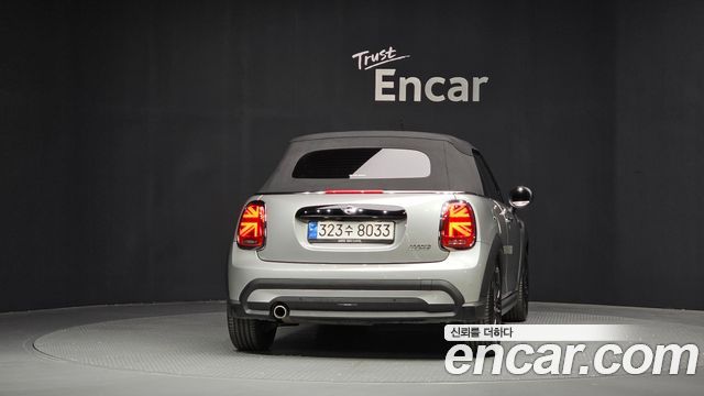 Mini Cooper Convertible 2024 — photo 35