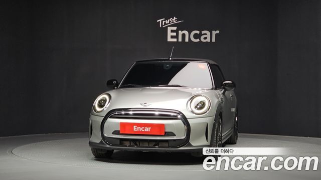 Mini Cooper Convertible 2024 — photo 38