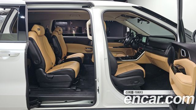 Kia Canival 2022 — photo 12