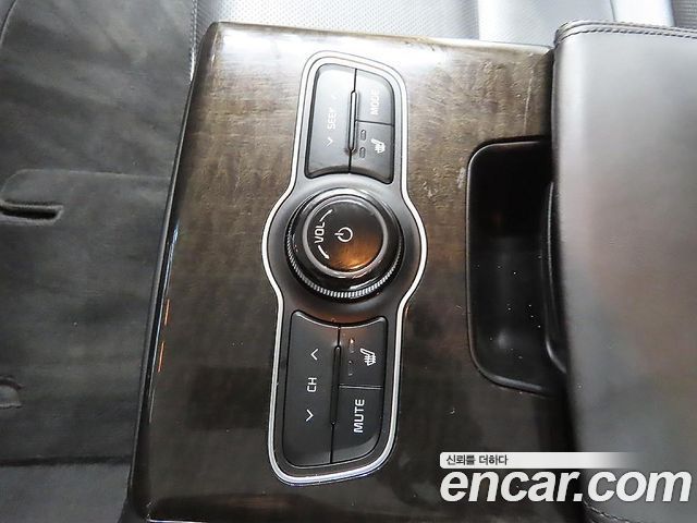 Kia K7 2014 — photo 11
