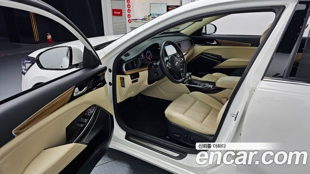 Kia K7 2016 — photo 13