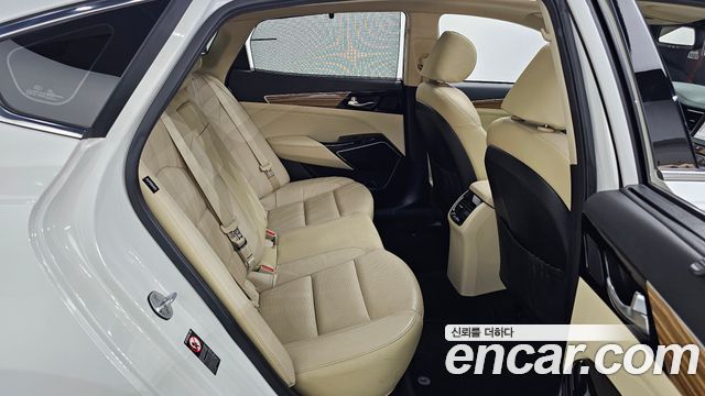 Kia K7 2016 — photo 16