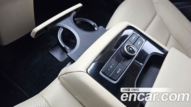 Kia K7 2016 — photo 27