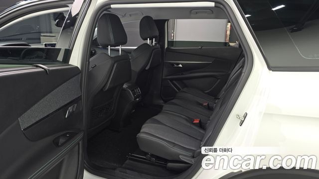 Peugeot 5008 2022 — photo 17