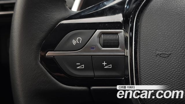 Peugeot 5008 2022 — photo 25