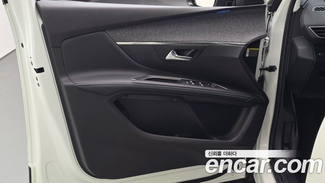 Peugeot 5008 2022 — photo 14