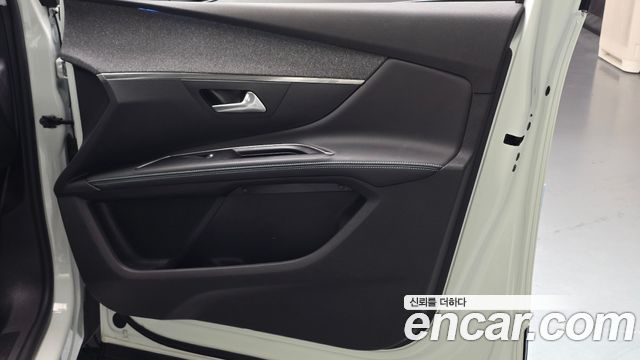 Peugeot 5008 2022 — photo 15