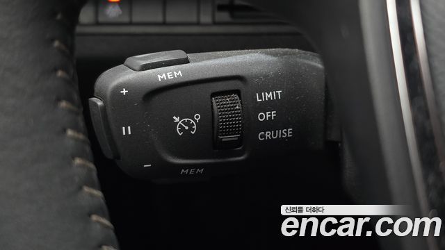 Peugeot 5008 2022 — photo 38