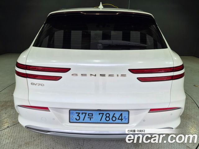 Genesis GV70 2022 — photo 2