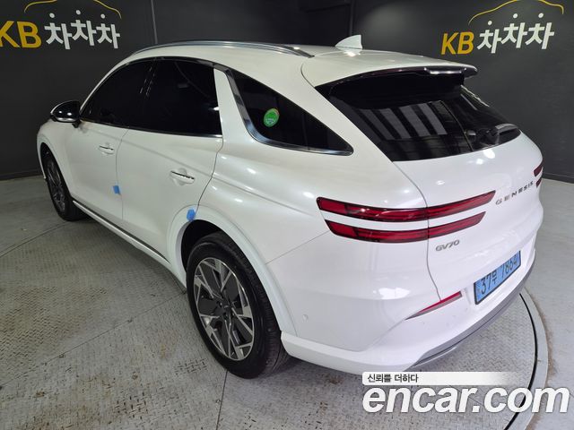 Genesis GV70 2022 — photo 4
