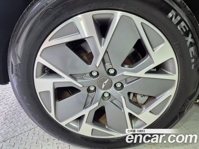 Genesis GV70 2022 — photo 9