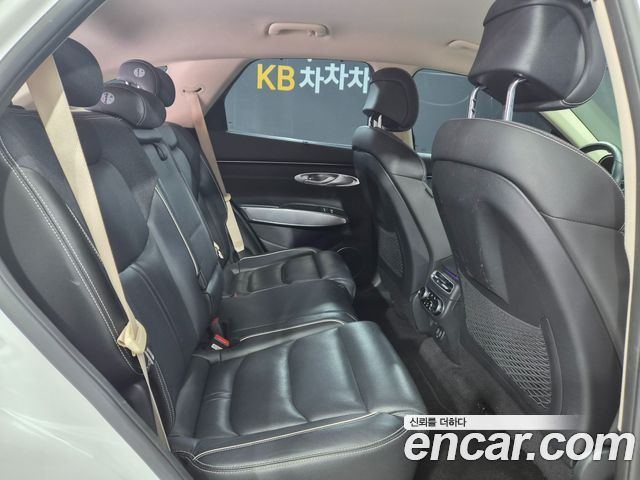 Genesis GV70 2022 — photo 12