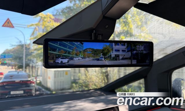 Tesla Cybertruck 2026 — photo 10