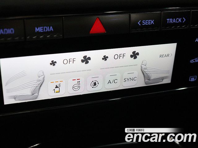 Genesis G90 2023 — photo 16