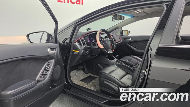 Kia K3 2014 — photo 10