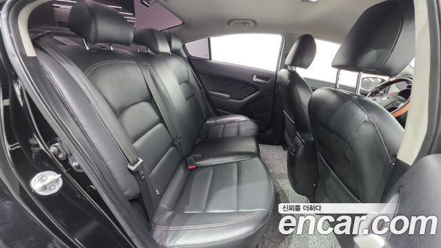 Kia K3 2014 — photo 12