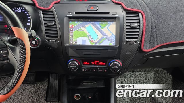 Kia K3 2014 — photo 14