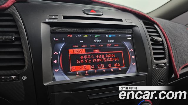 Kia K3 2014 — photo 16