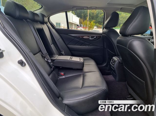 Infiniti Q50 2016 — photo 12