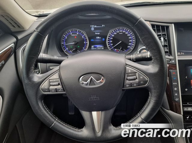 Infiniti Q50 2016 — photo 16