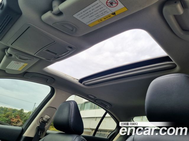Infiniti Q50 2016 — photo 18