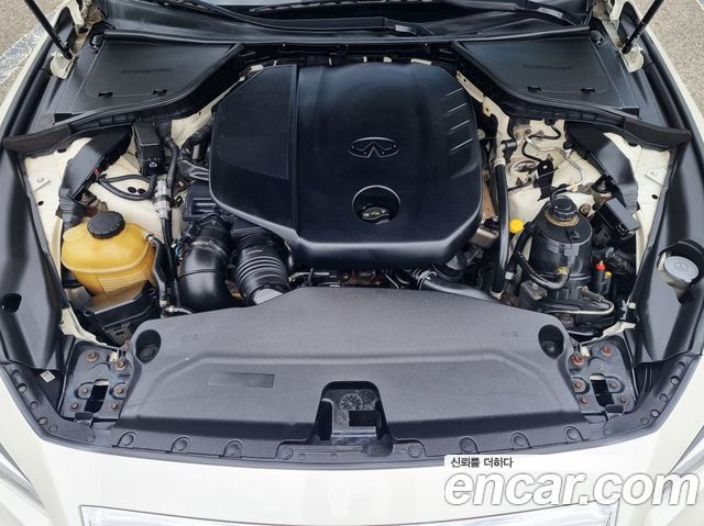 Infiniti Q50 2016 — photo 20