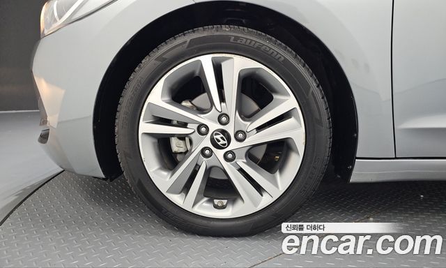 Hyundai AVANTE 2018 — photo 5