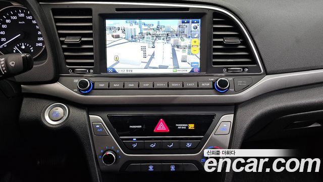 Hyundai AVANTE 2018 — photo 20