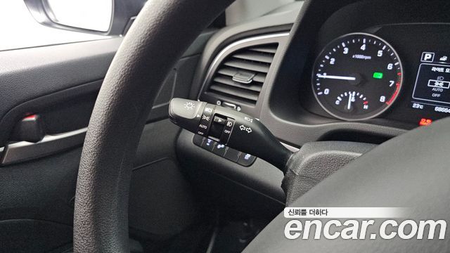 Hyundai AVANTE 2018 — photo 24